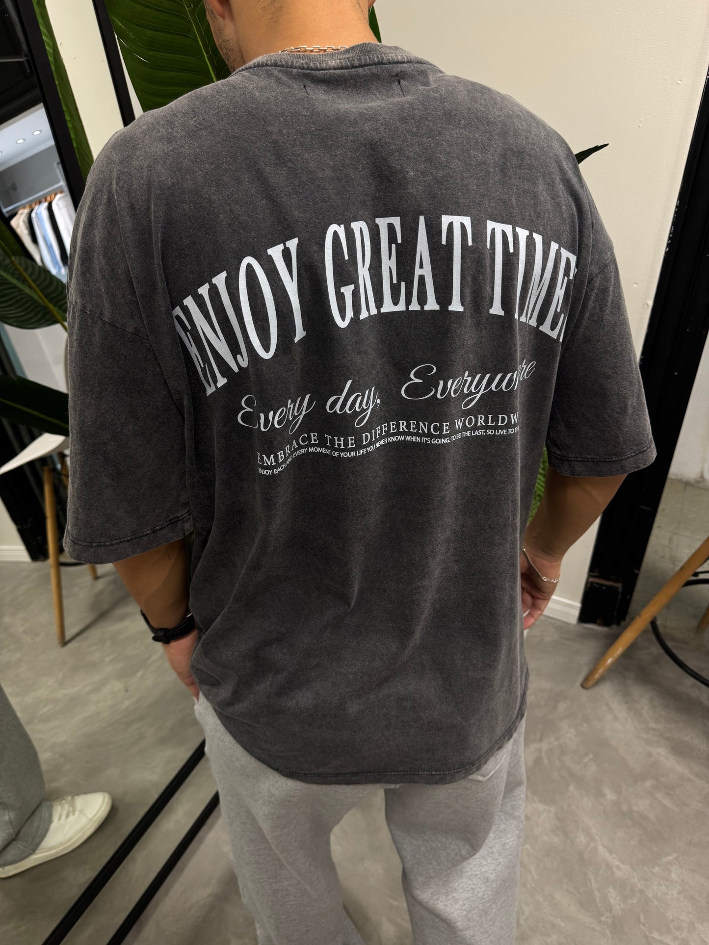 Remera Enjoy Lavada
