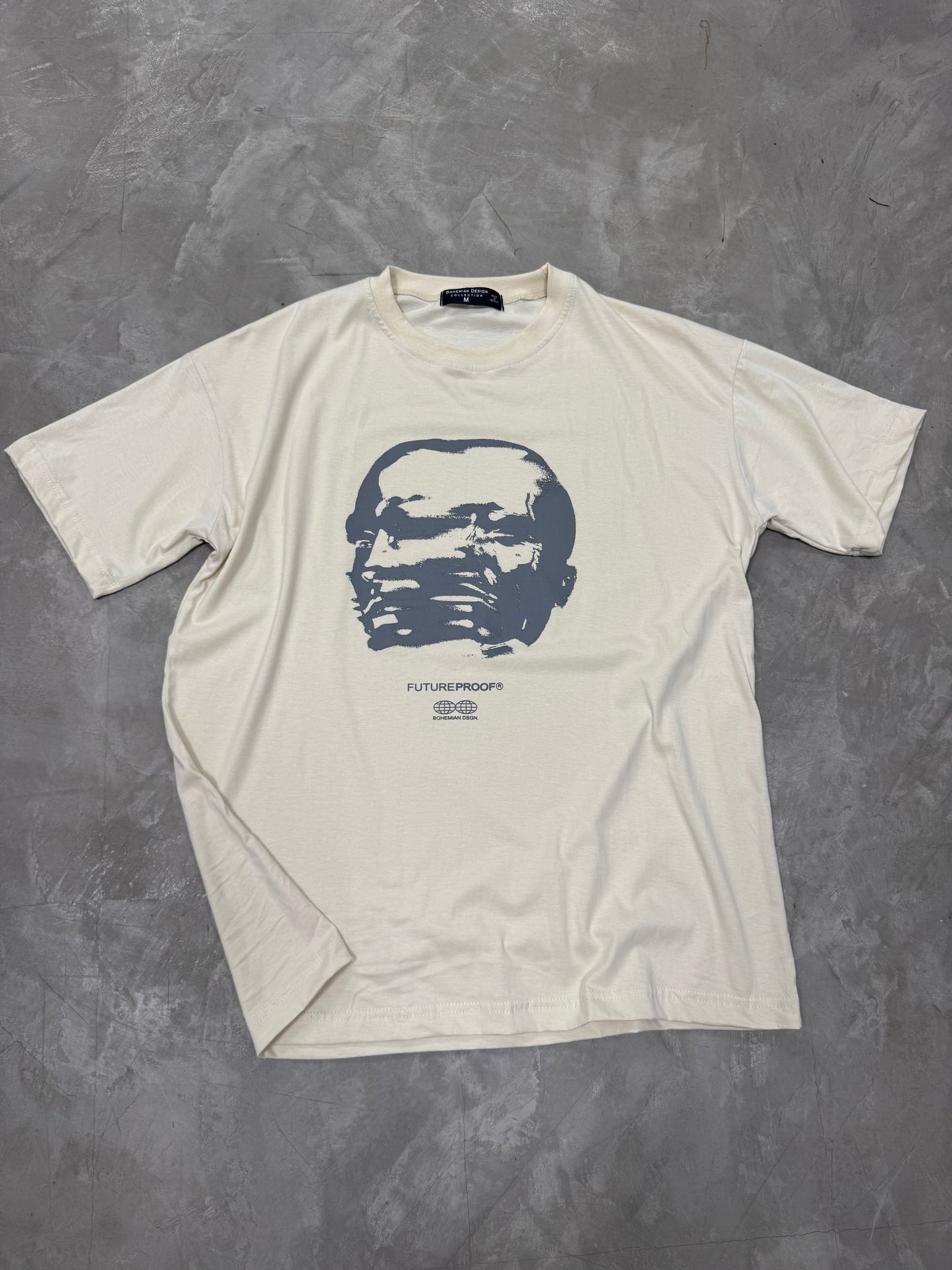 Remera Over Beige Face
