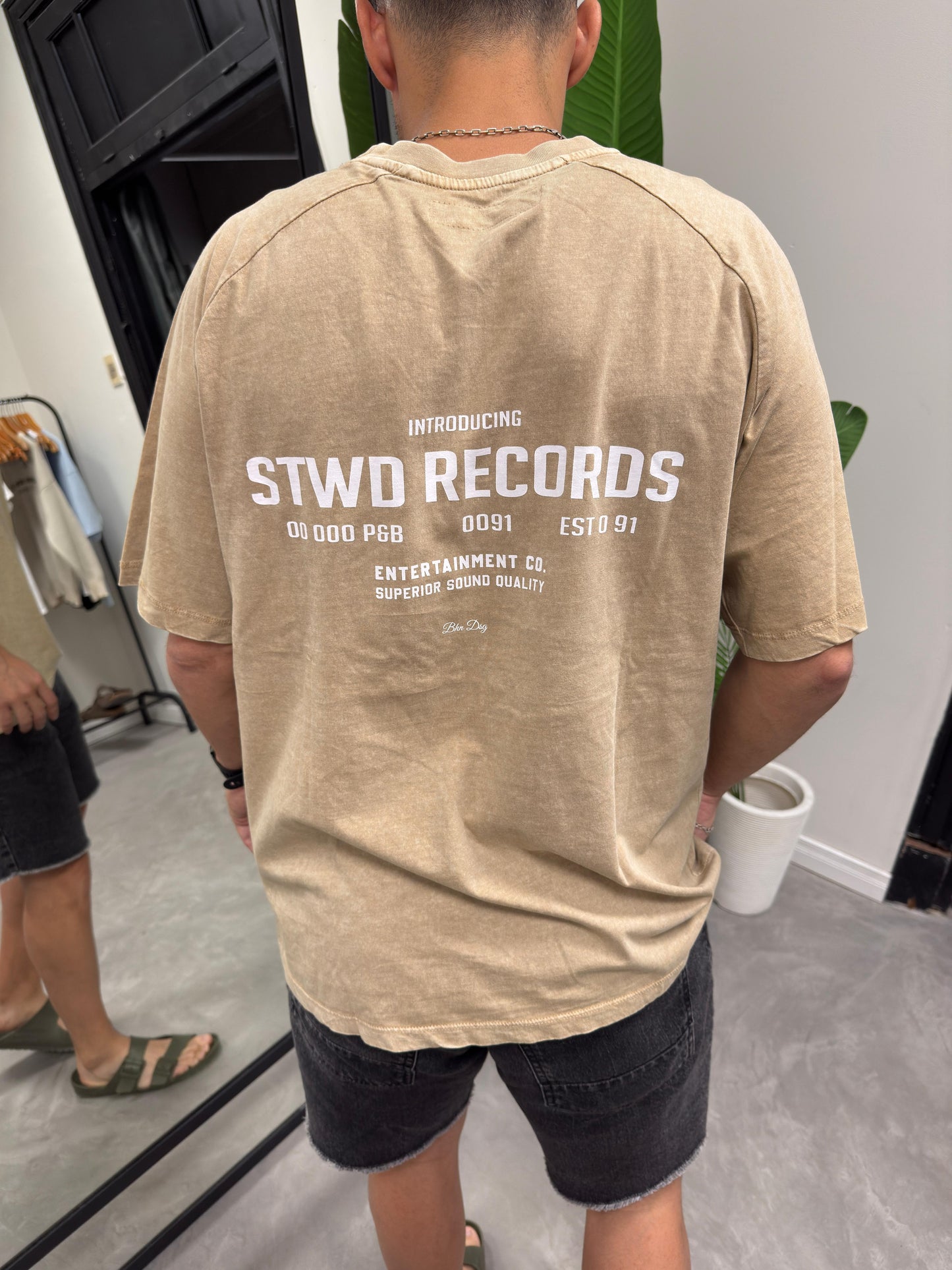 Remera Over Stwd Beige Lavado