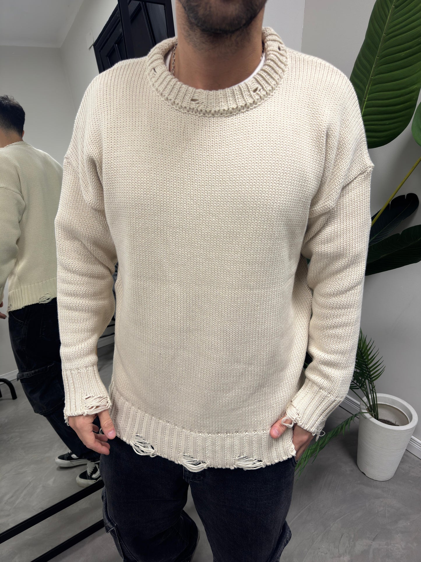 Sweater Over Roto Beige