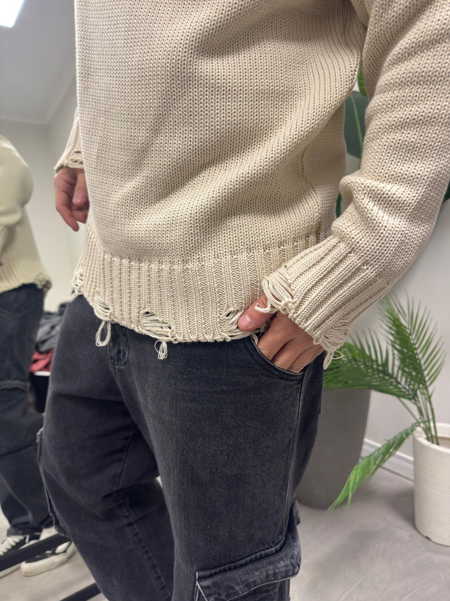 Sweater Over Roto Beige