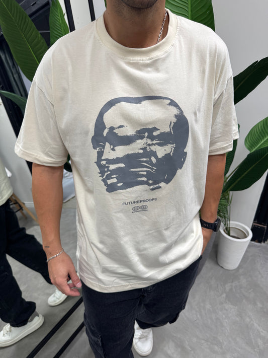 Remera Over Beige Face