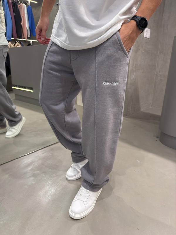 BAGGY Deportivo Línea Gris Oscuro