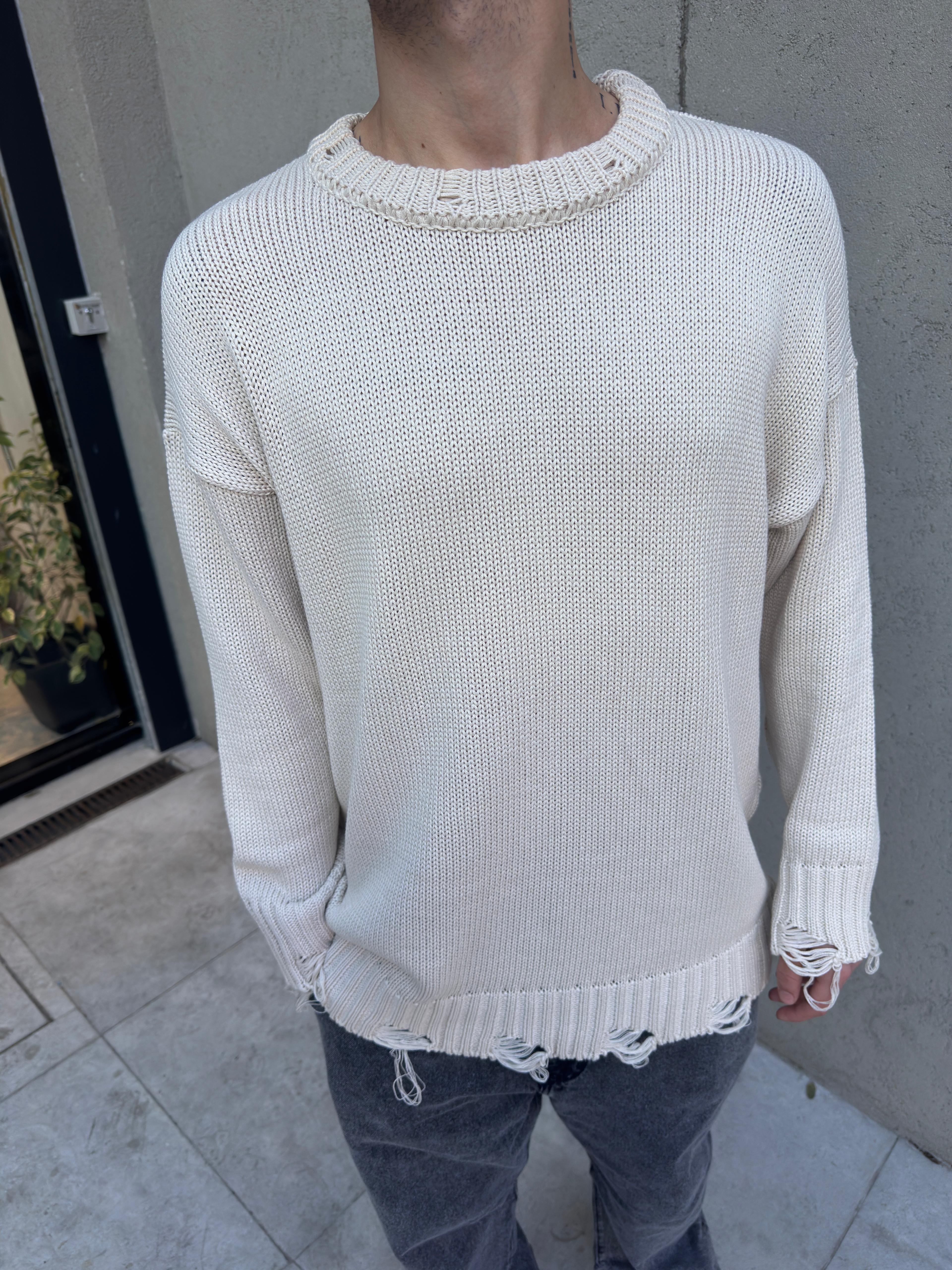 Sweater Over Roto Beige
