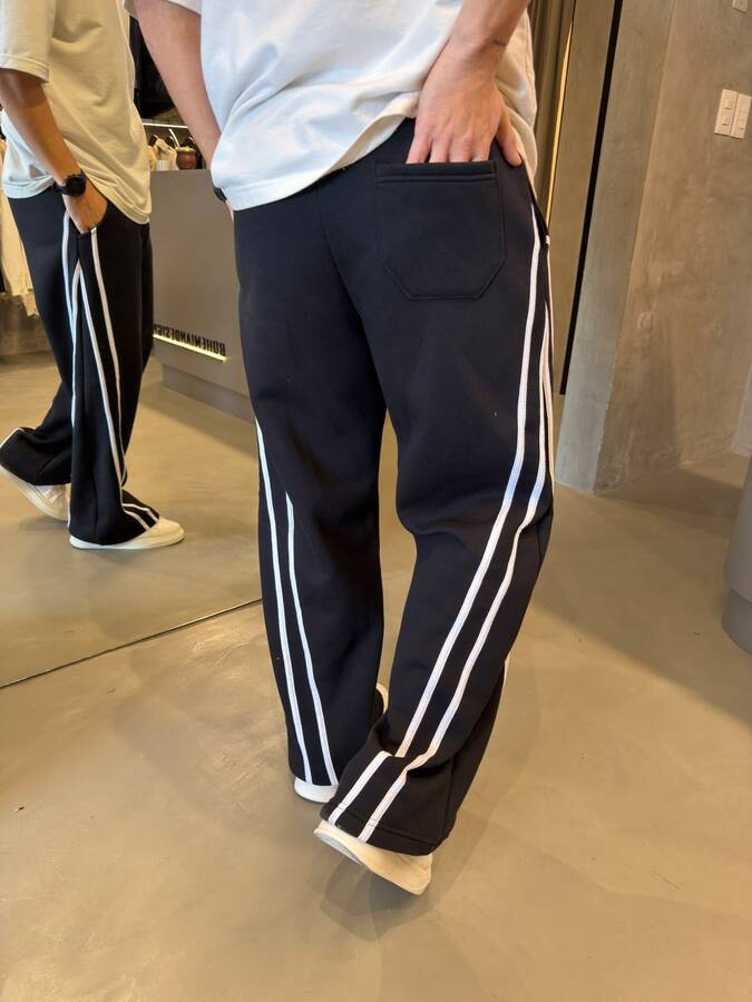 Baggy Deportivo Negro Rayas