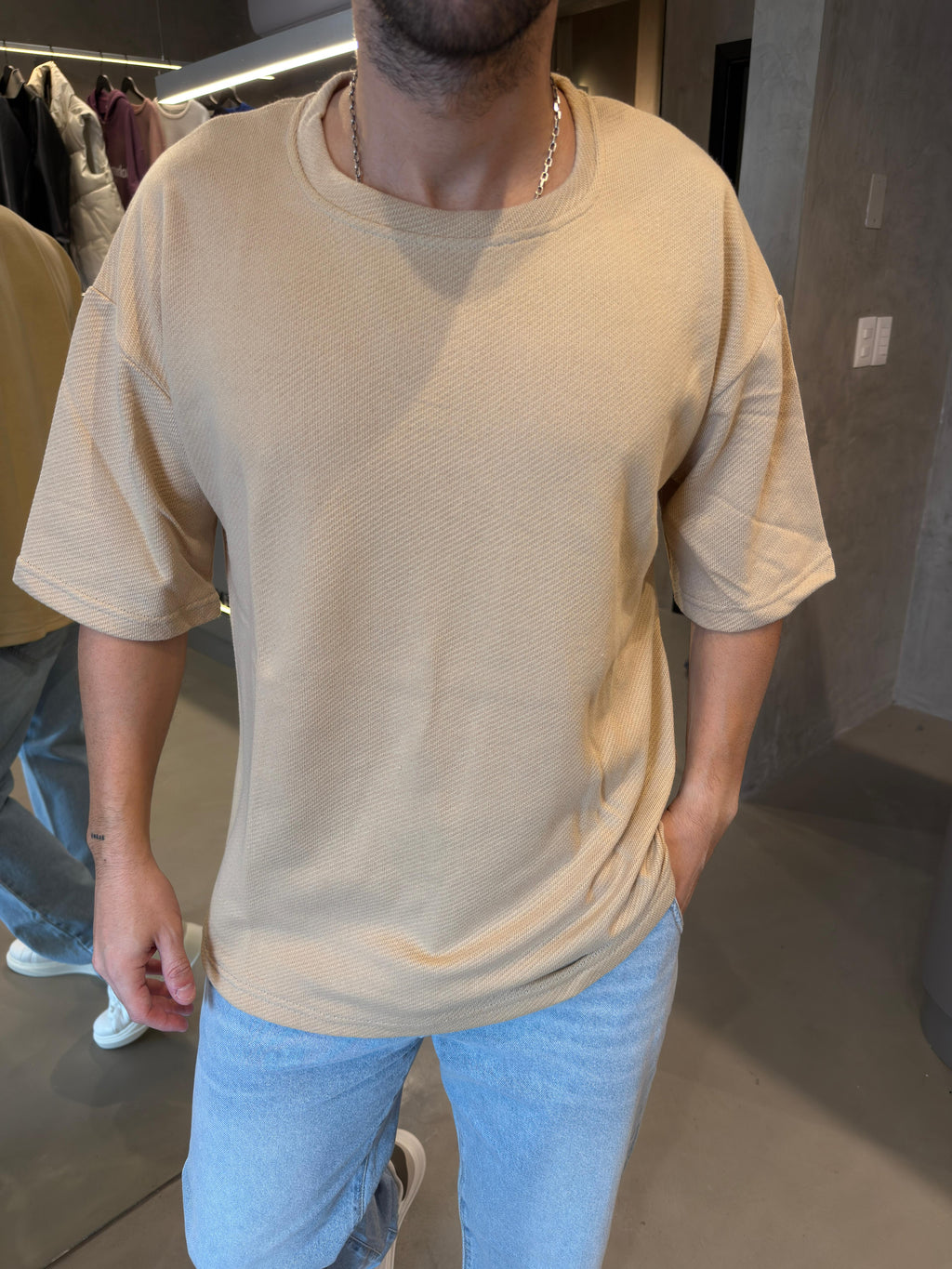 Remera Over Creta Beige