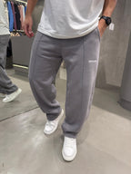 BAGGY Deportivo Línea Gris Oscuro