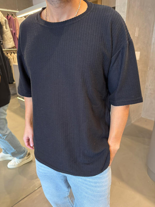 Remera Over Mykonos Negro