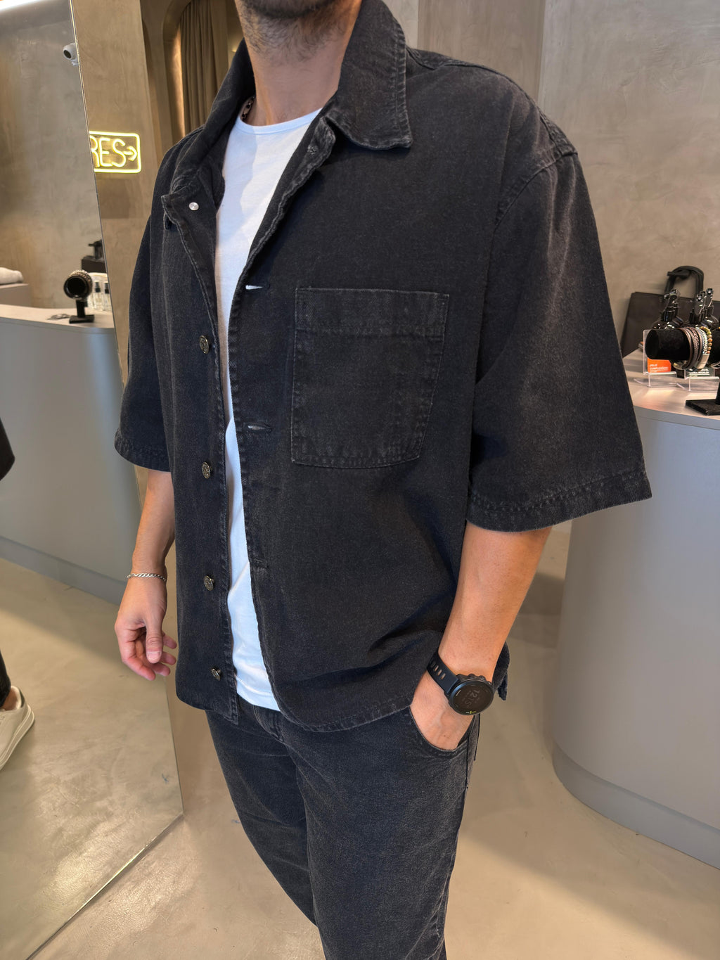 Camisa Boxy Black