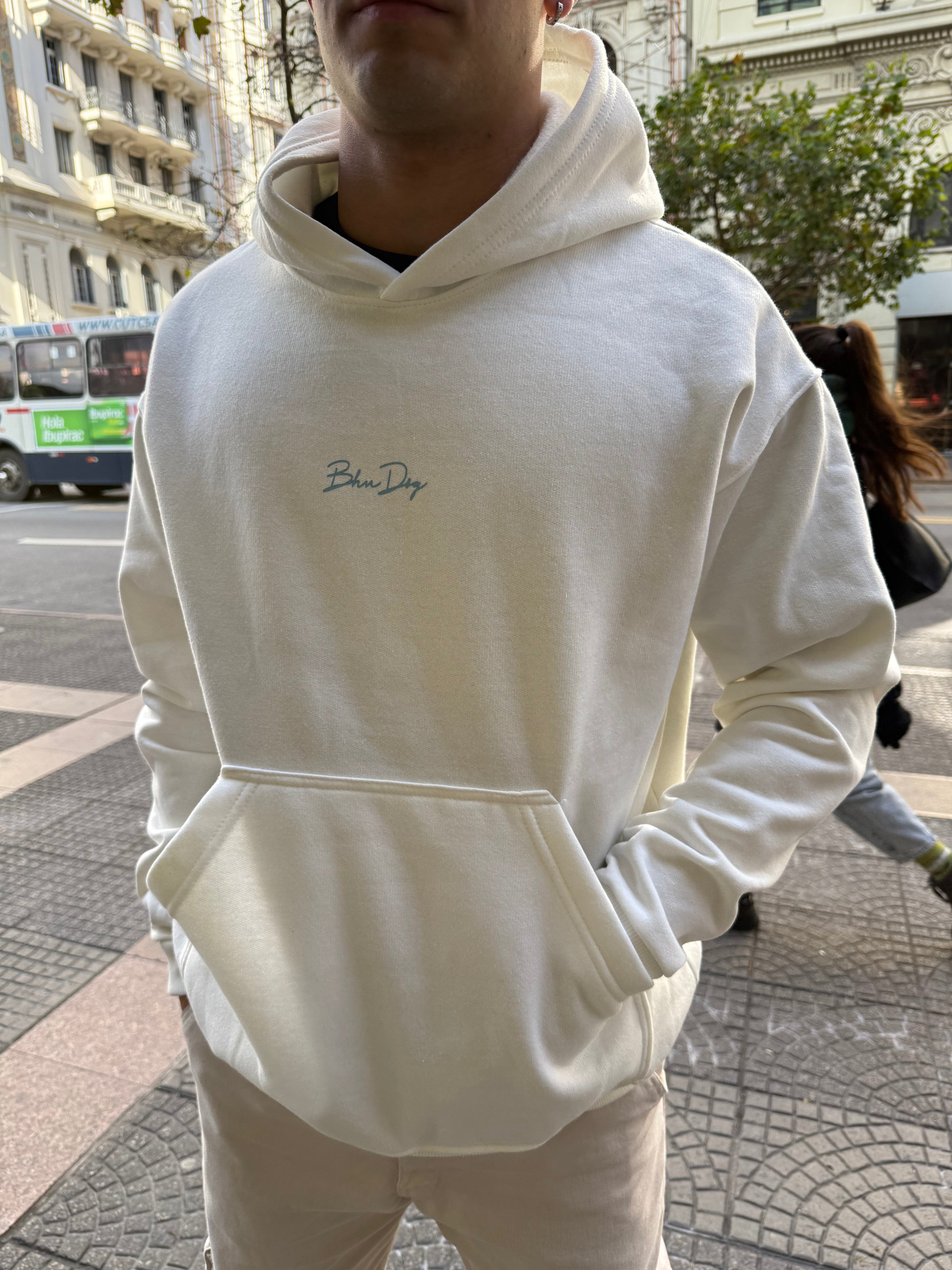 Canguro Over White