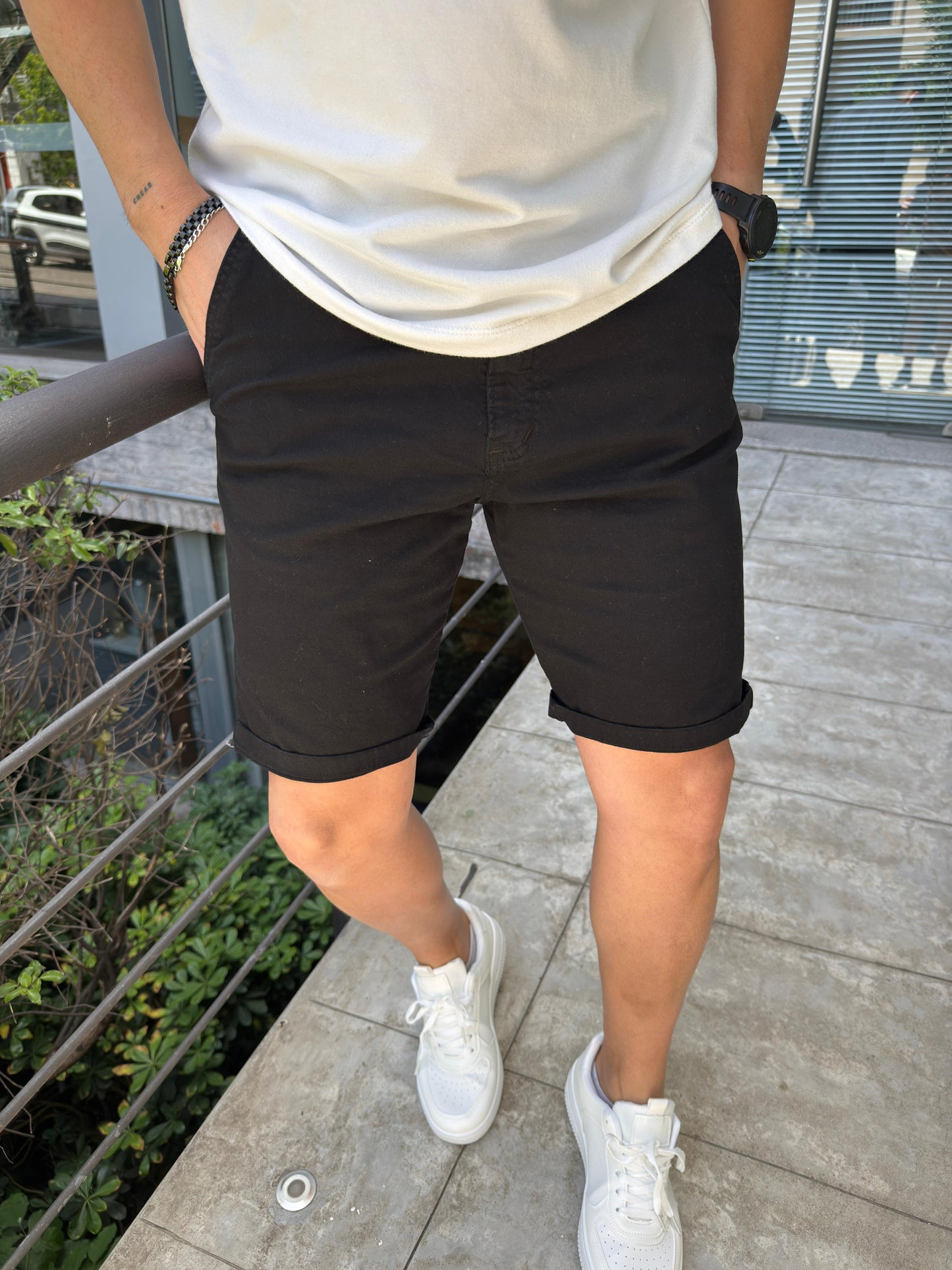 Bermuda Gabardina Negra