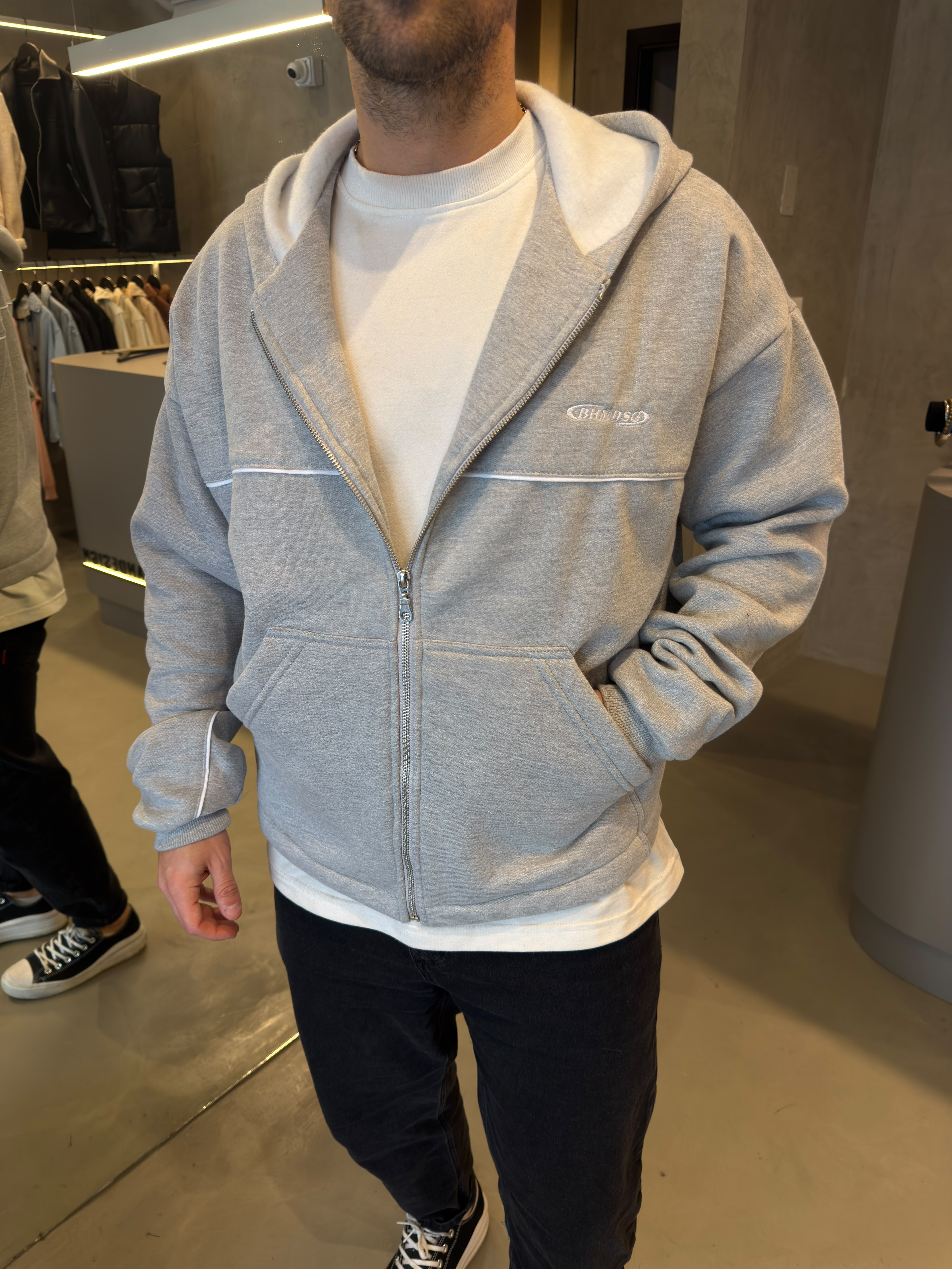 Campera Boxy Raya Gris