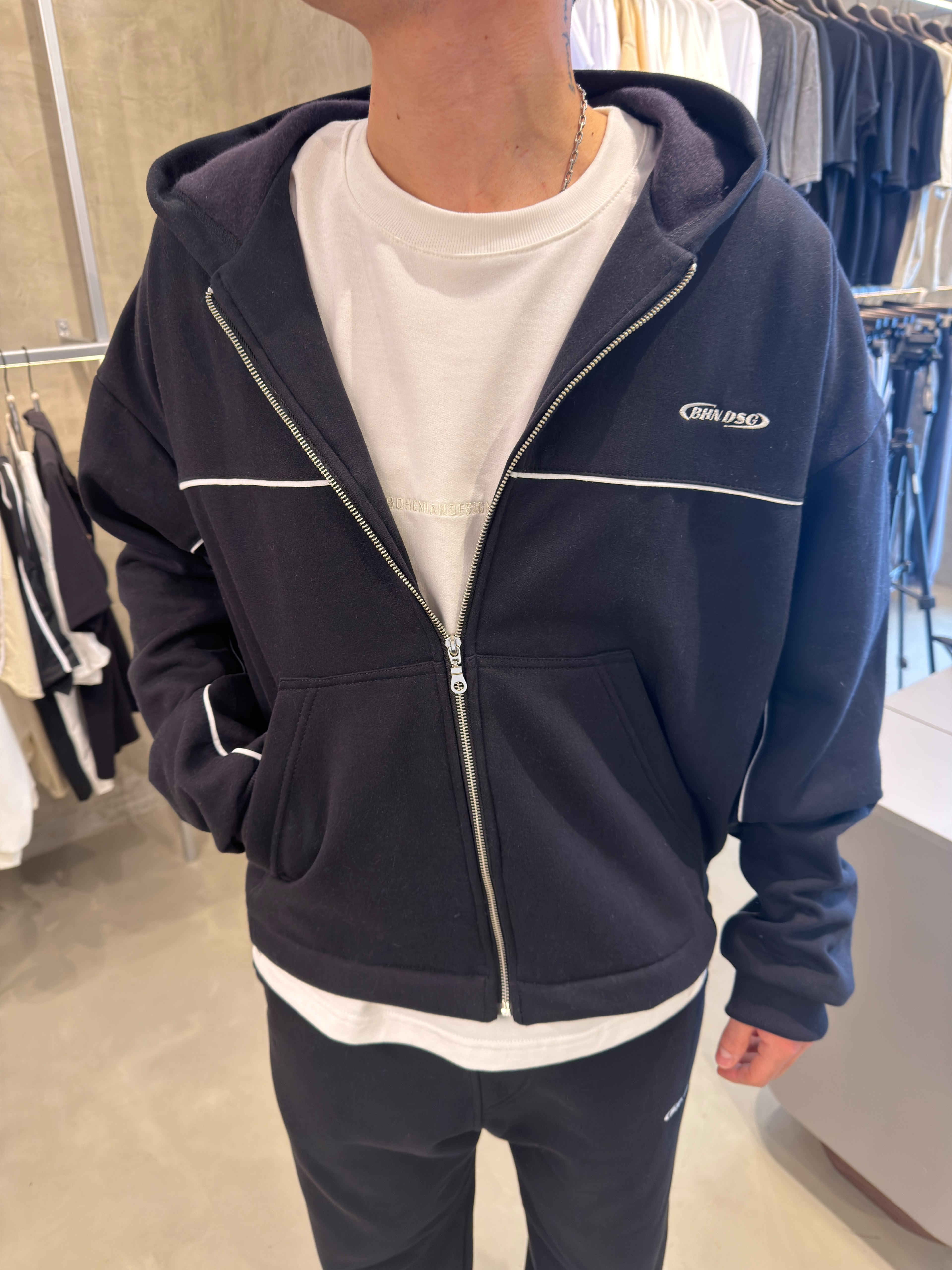 Campera Boxy Raya Black