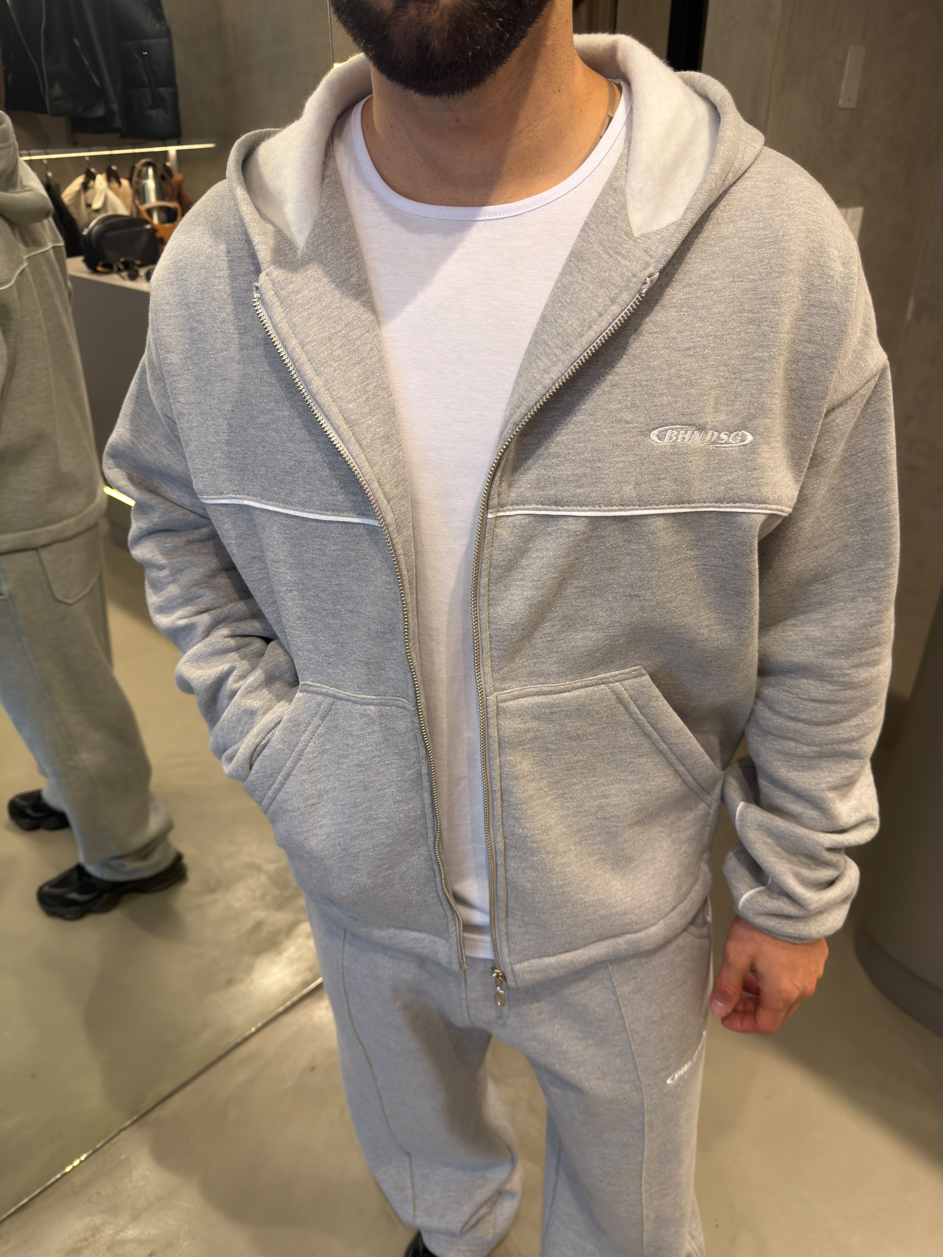 Campera Boxy Raya Gris