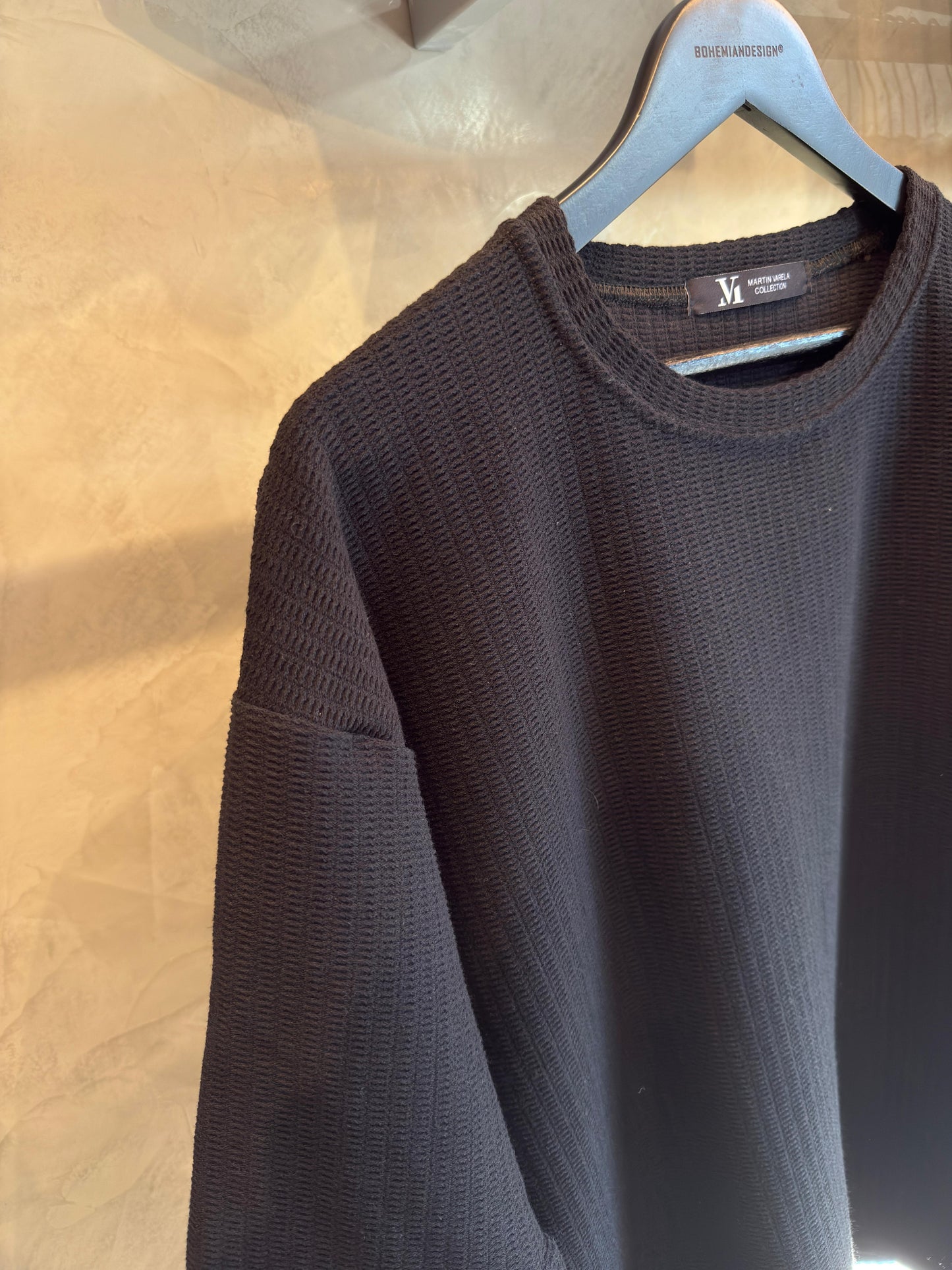 Remera Over Mykonos Negro