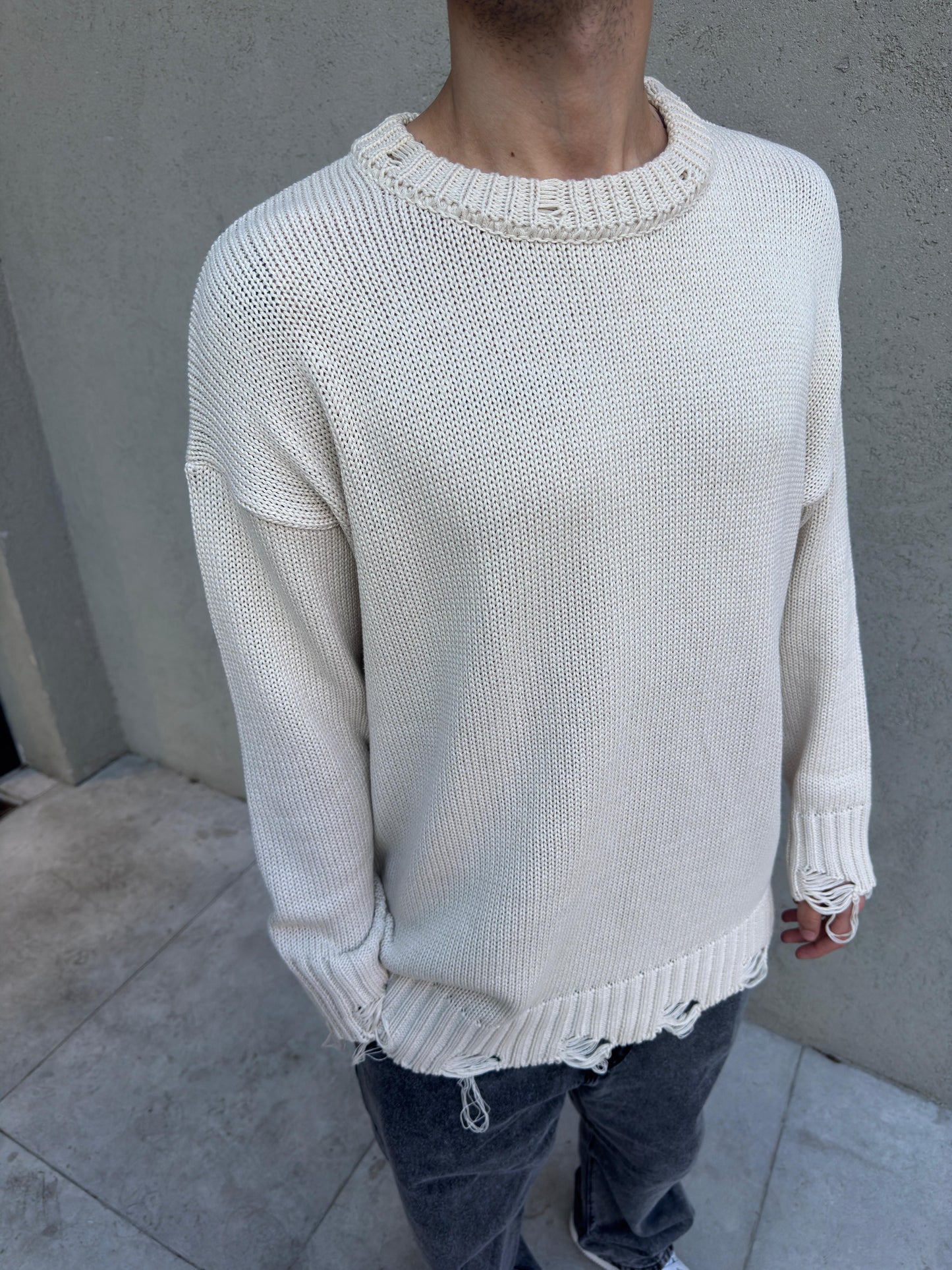 Sweater Over Roto Beige